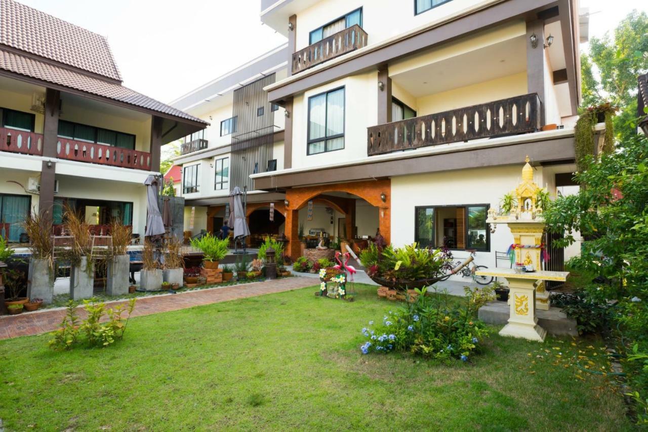 Sriananpura Hotel Chiang Mai Exterior photo
